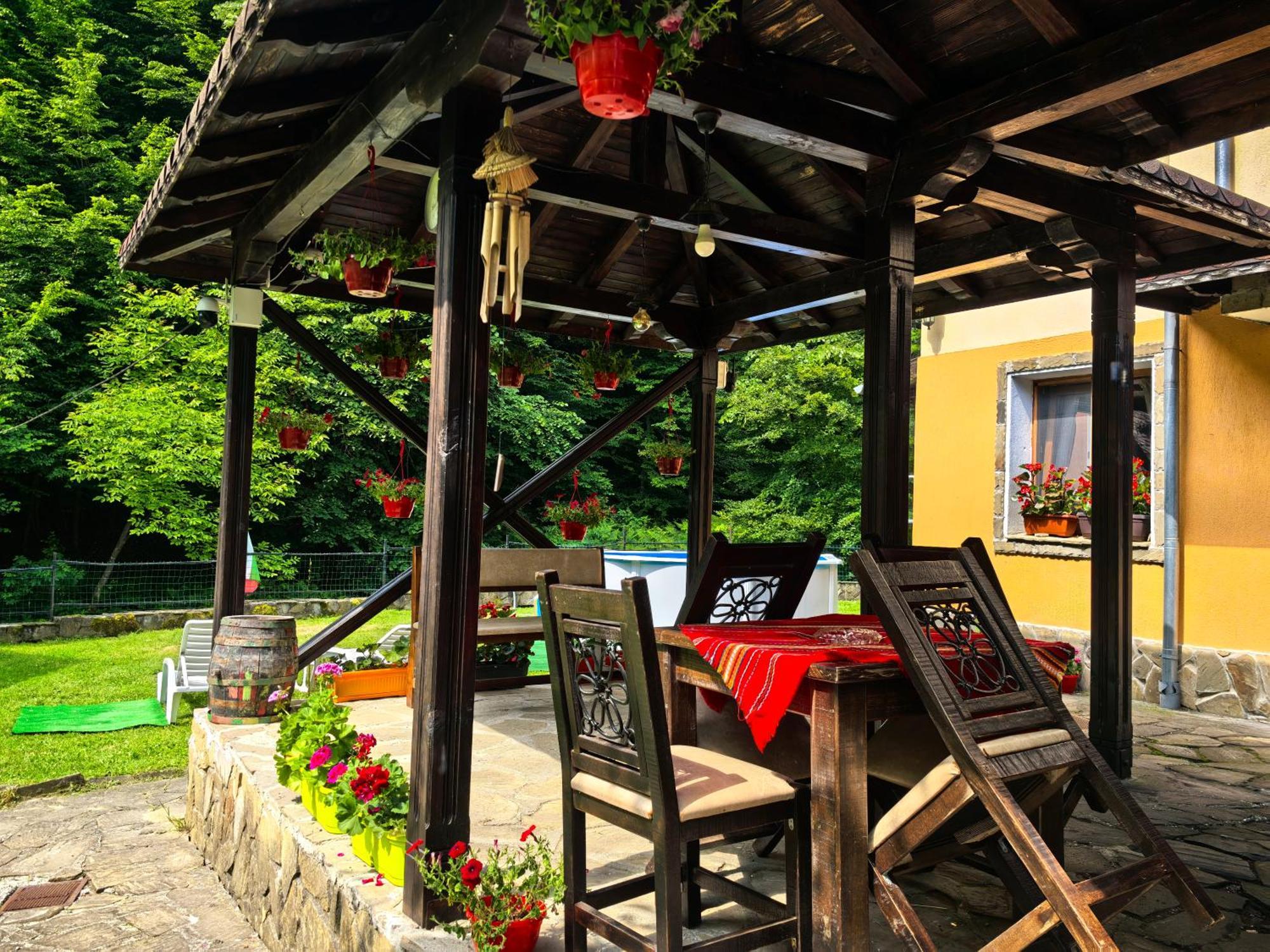 Къща Цвети-1 Трявна Hotel Bangeytsi Exterior photo